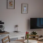 Lejlighed Spacious & Functional With Workspace By Renters Ostrów Wielkopolski