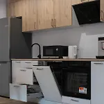 Spacious & Functional With Workspace By Renters