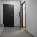 Spacious & Functional With Workspace By Renters Lejlighed