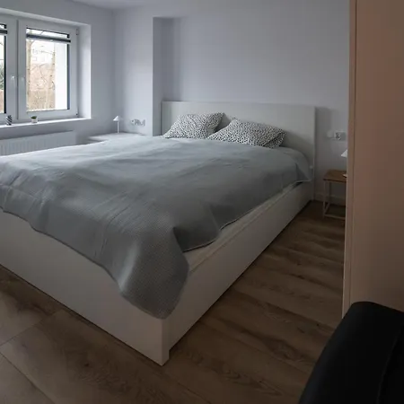 Spacious & Functional With Workspace By Renters *