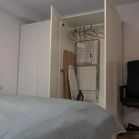 Spacious & Functional With Workspace By Renters * Острув-Велькопольський