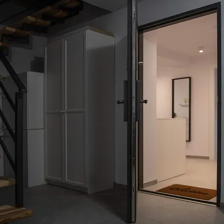 Spacious & Functional With Workspace By Renters Ostrow Wielkopolski
