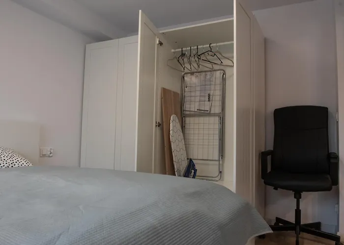 Spacious & Functional With Workspace By Renters * Ostrów Wielkopolski