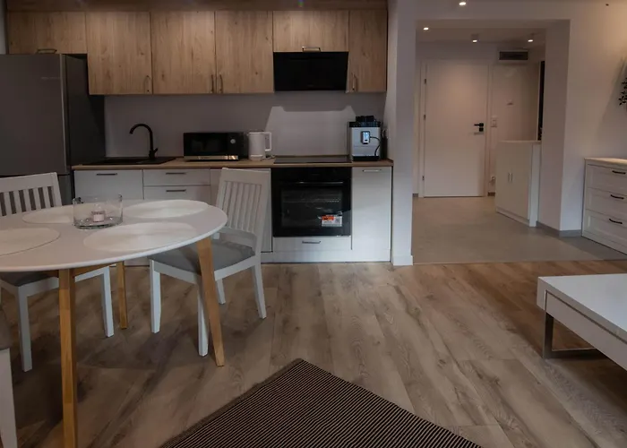 Spacious & Functional With Workspace By Renters * Ostrów Wielkopolski