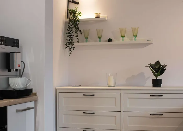 Spacious & Functional With Workspace By Renters Apartament