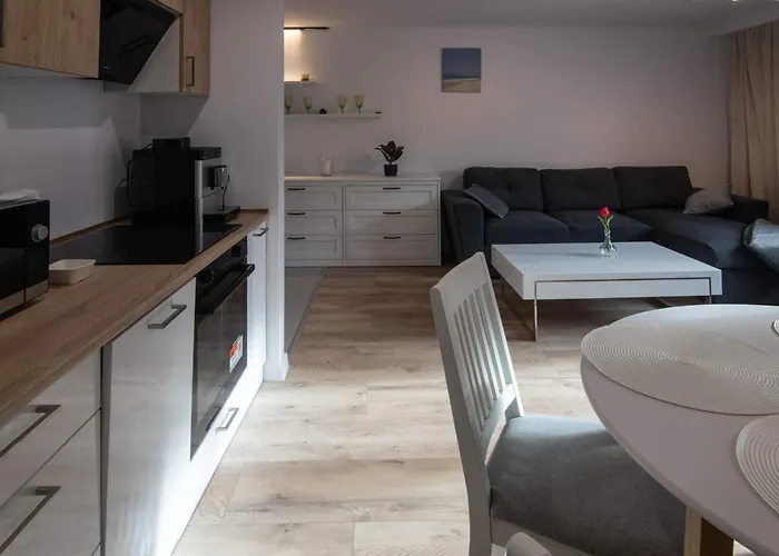 Spacious & Functional With Workspace By Renters * Ostrów Wielkopolski