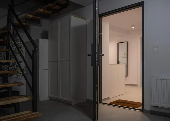 Spacious & Functional With Workspace By Renters Ostrów Wielkopolski